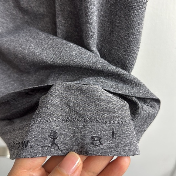 Lululemon Swiftly Tech Racerback ~ Heathered Black ~ size 8 - Picture 10 of 11